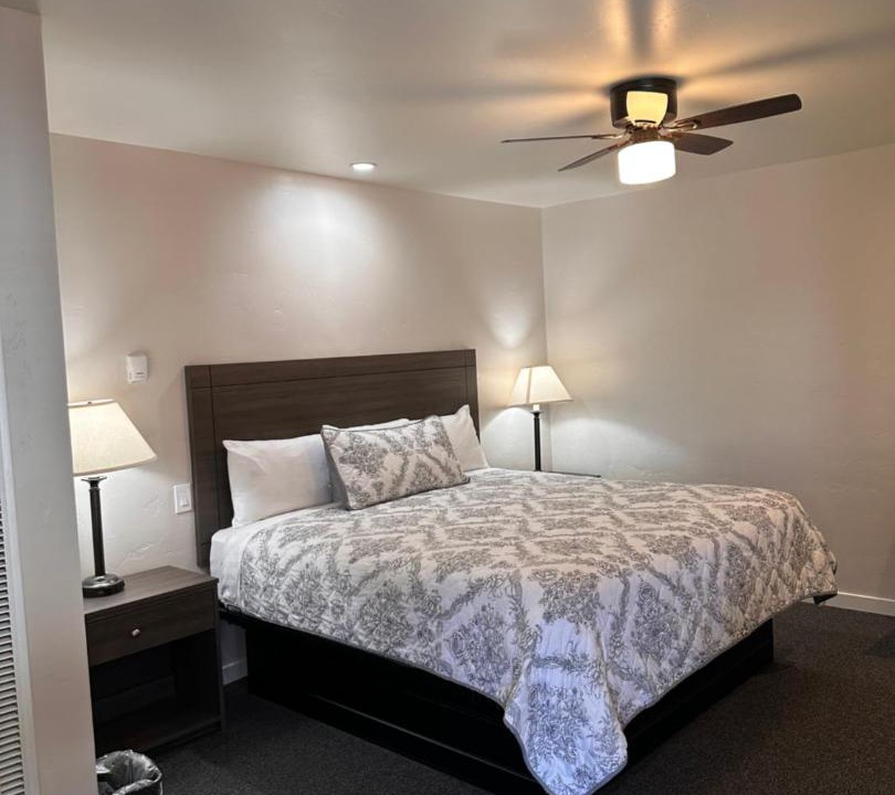 Photo of Bedroom in Lee Vining