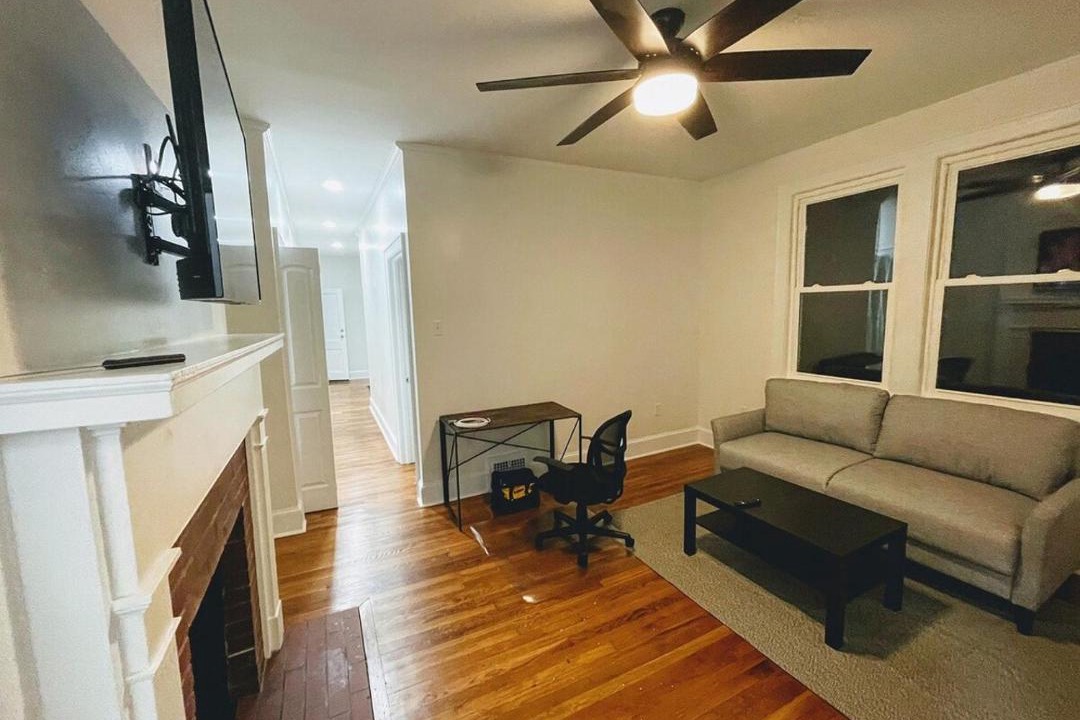 Photo of Livingroom in Forest Hills