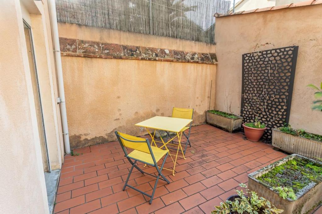 Photo of Patio Balcony in Saint - Michel