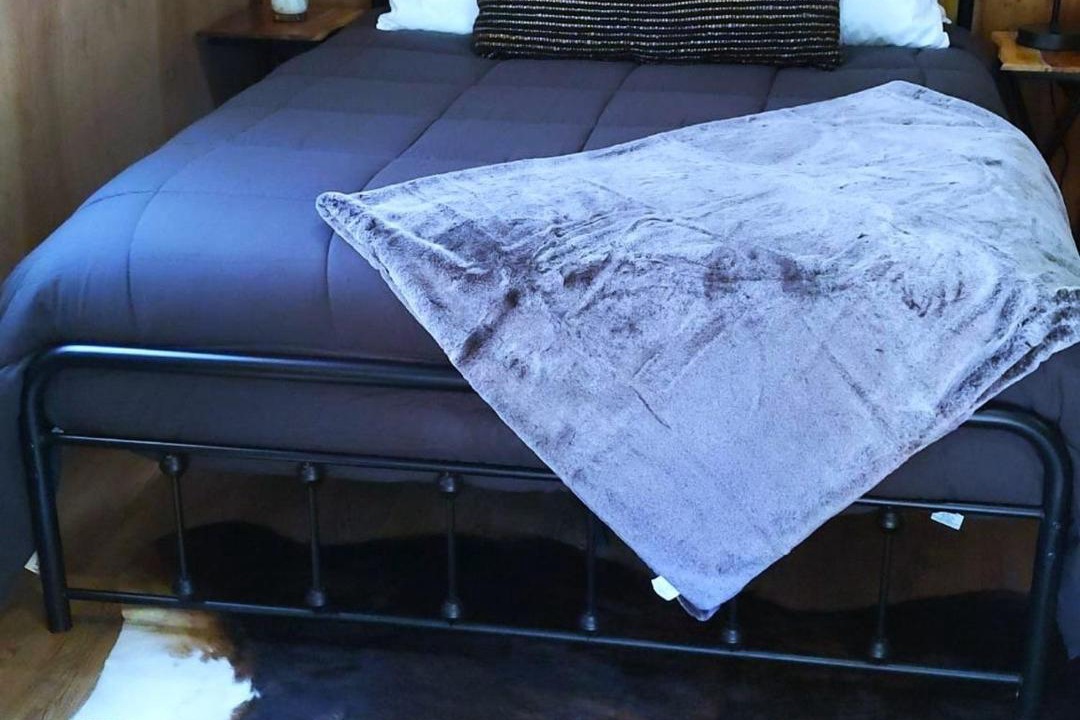 Photo of Bedroom in Cave Junction