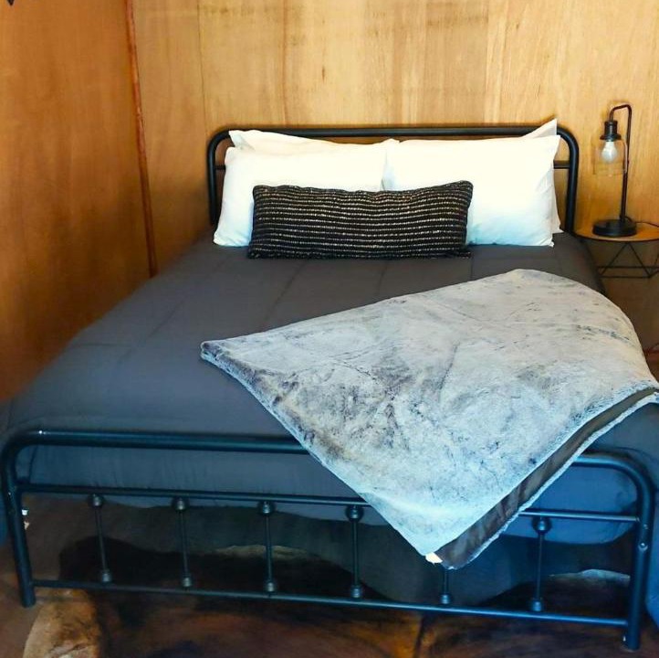 Photo of Bedroom in Cave Junction