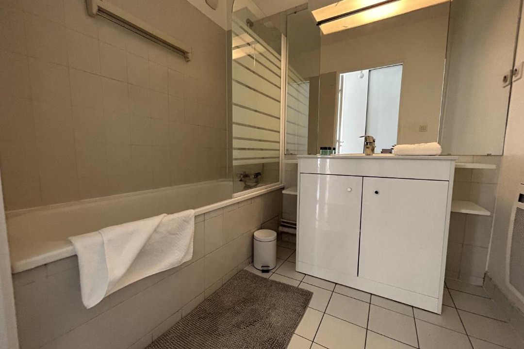 Photo of Bathroom in Le Kremlin-Bicetre