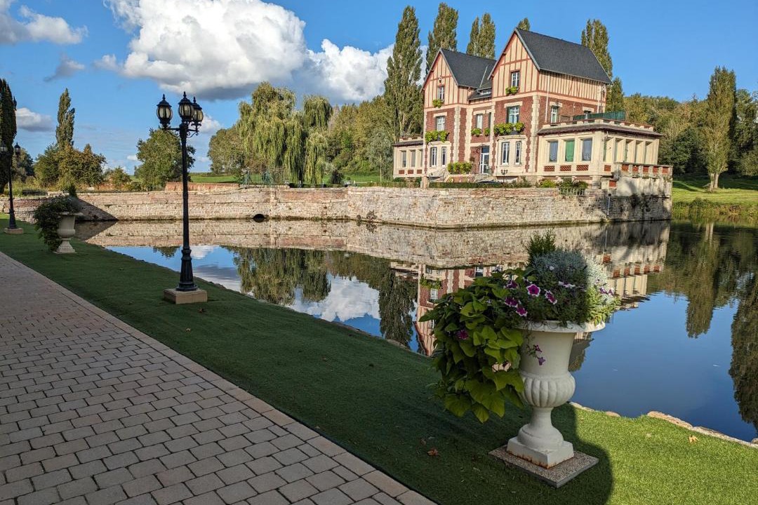 Photo of Others in Quesmy