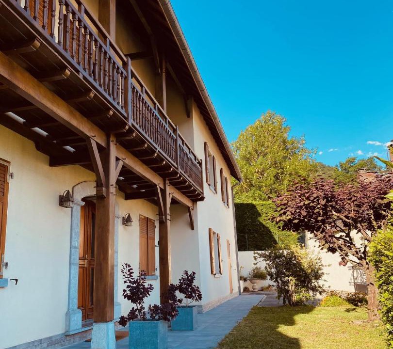 Photo of Others in Sarrancolin