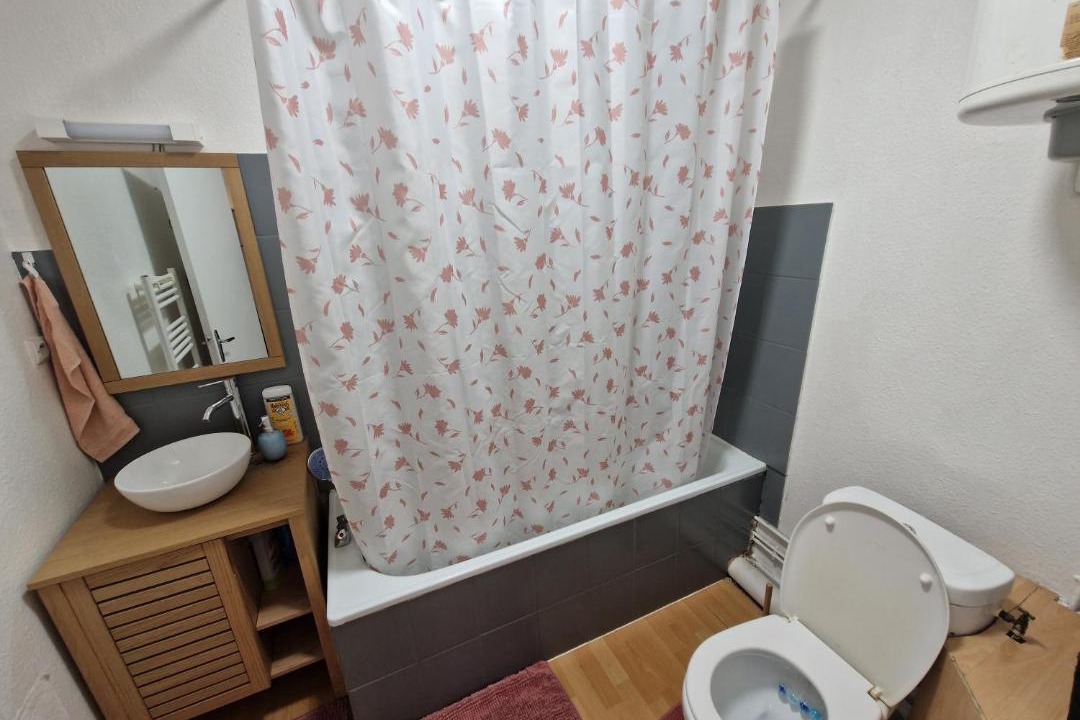 Photo of Bathroom in Besancon Old Town