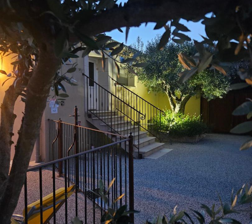 Photo of Buildings in La Coucourde