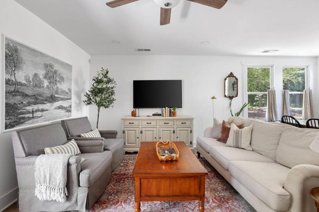 Photo of Livingroom in Cayce