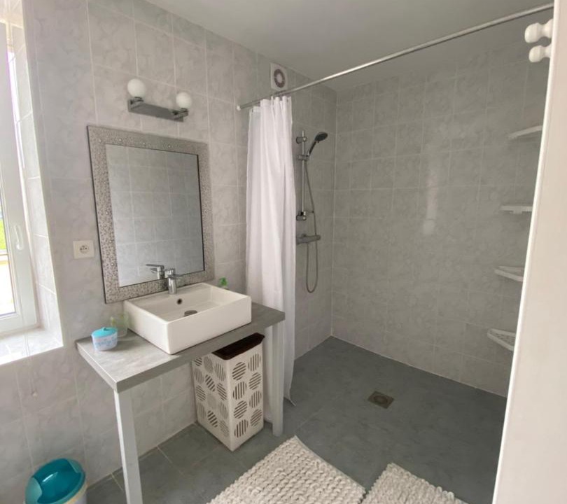 Photo of Bathroom in Banville