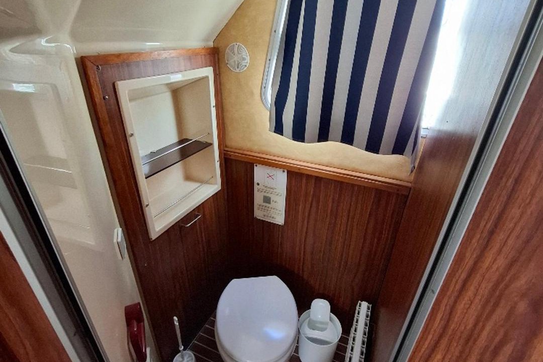 Photo of Bathroom in Chenille-Change
