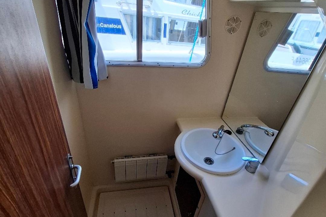 Photo of Bathroom in Chenille-Change