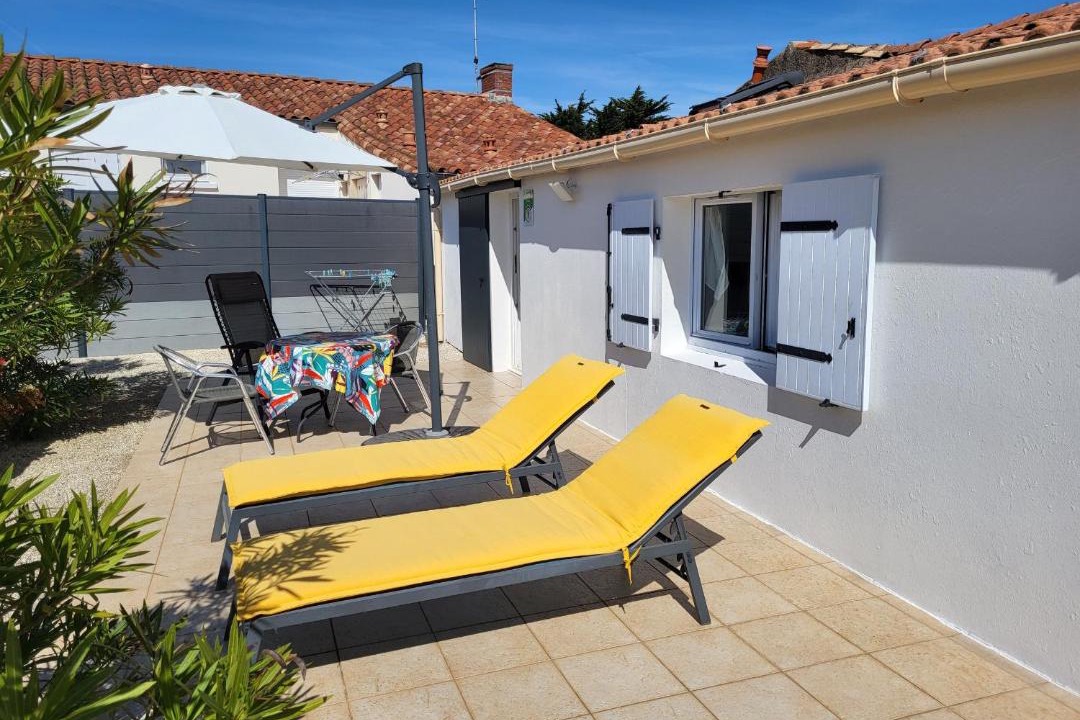 Photo of Patio Balcony in Saint-Vincent-sur-Jard