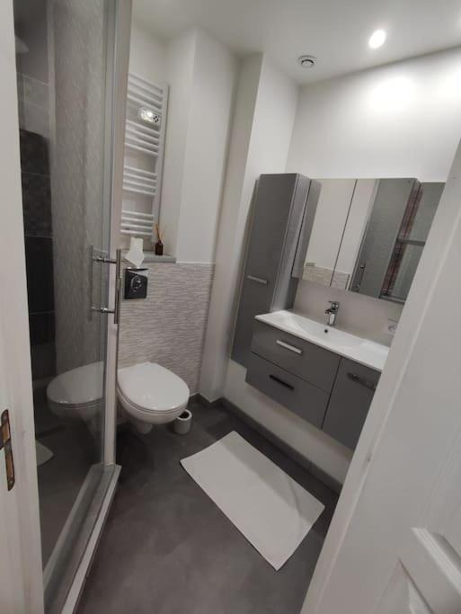 Photo of Bathroom in Forges-les-Eaux