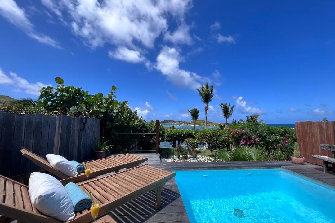 Photo of Others in Cul de Sac