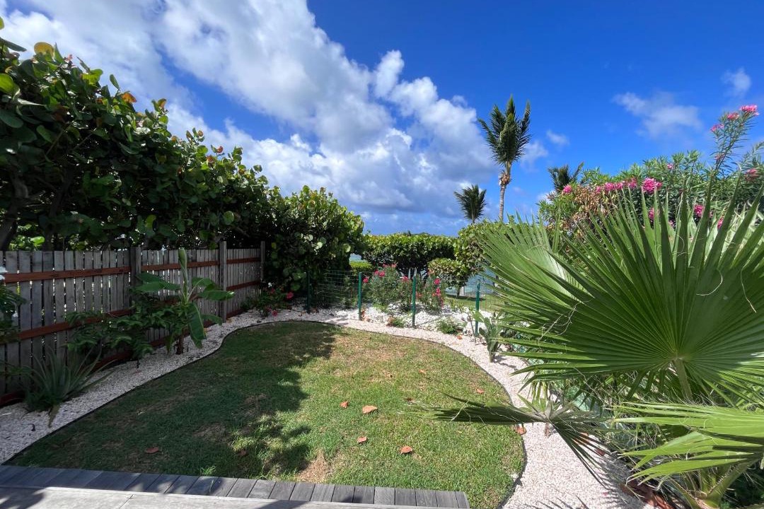 Photo of Others in Cul de Sac