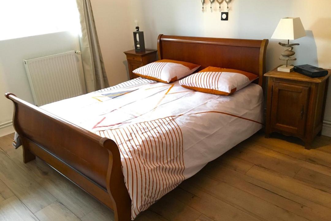 Photo of Bedroom in Warnecourt