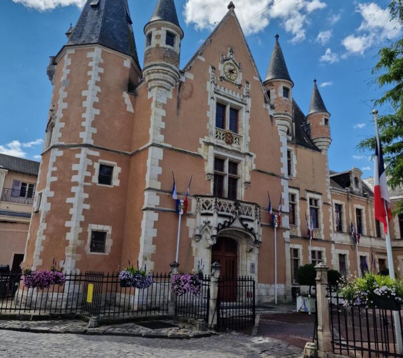 Photo of Buildings in Etampes