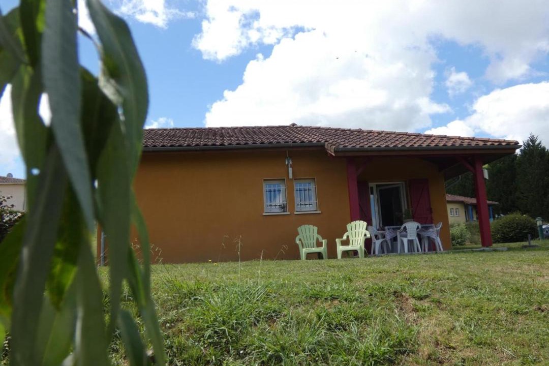 Photo of Buildings in Mugron