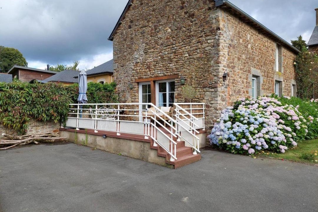 Photo of Others in Feins