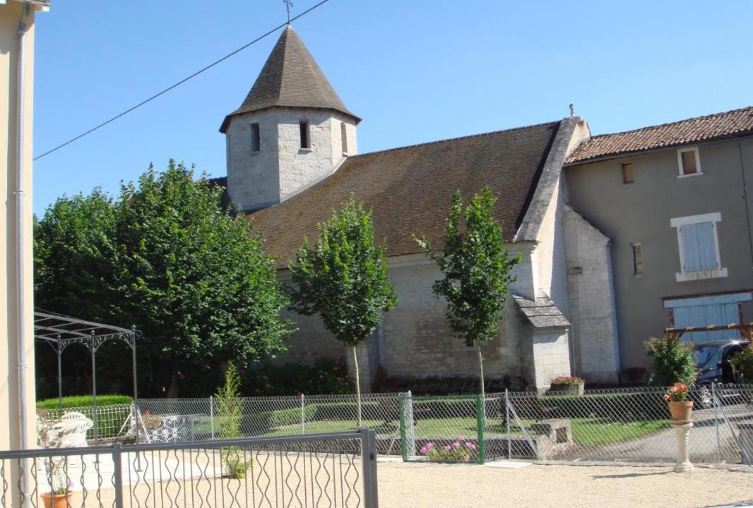 Photo of Buildings in Lizant