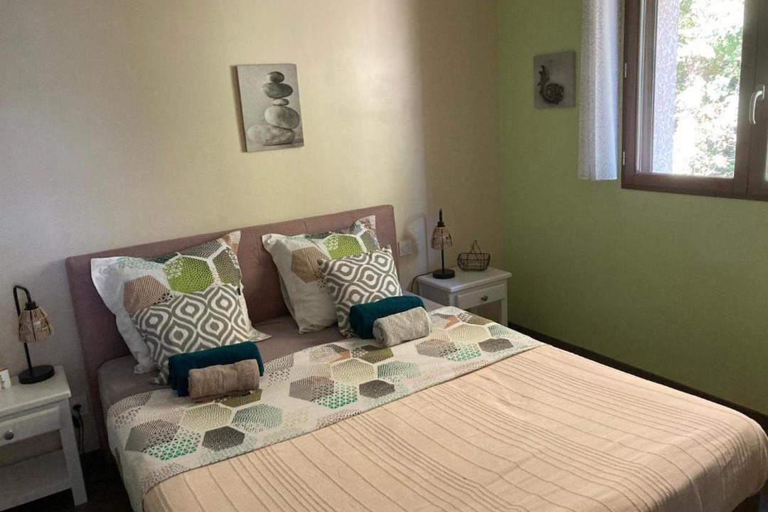 Photo of Bedroom in Bassens