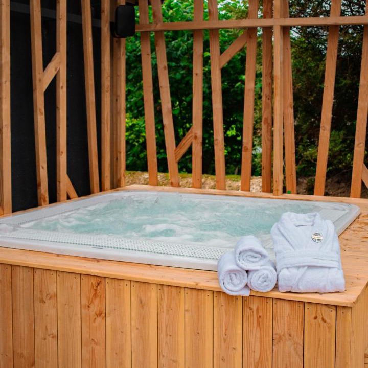 Photo of Others in Liffre