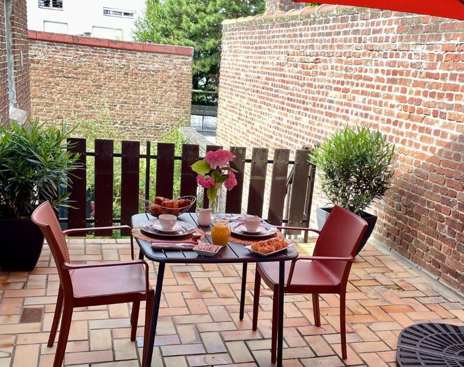 Photo of Patio Balcony in Lens