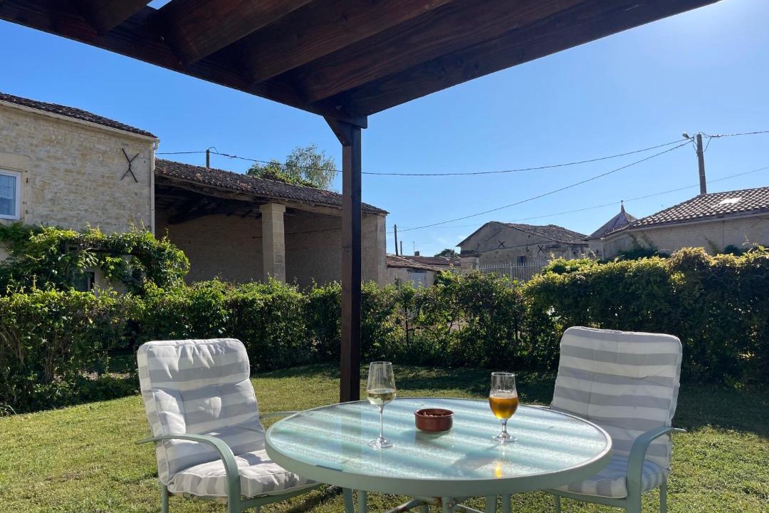 Photo of Patio Balcony in Duil-sur-le-Mignon