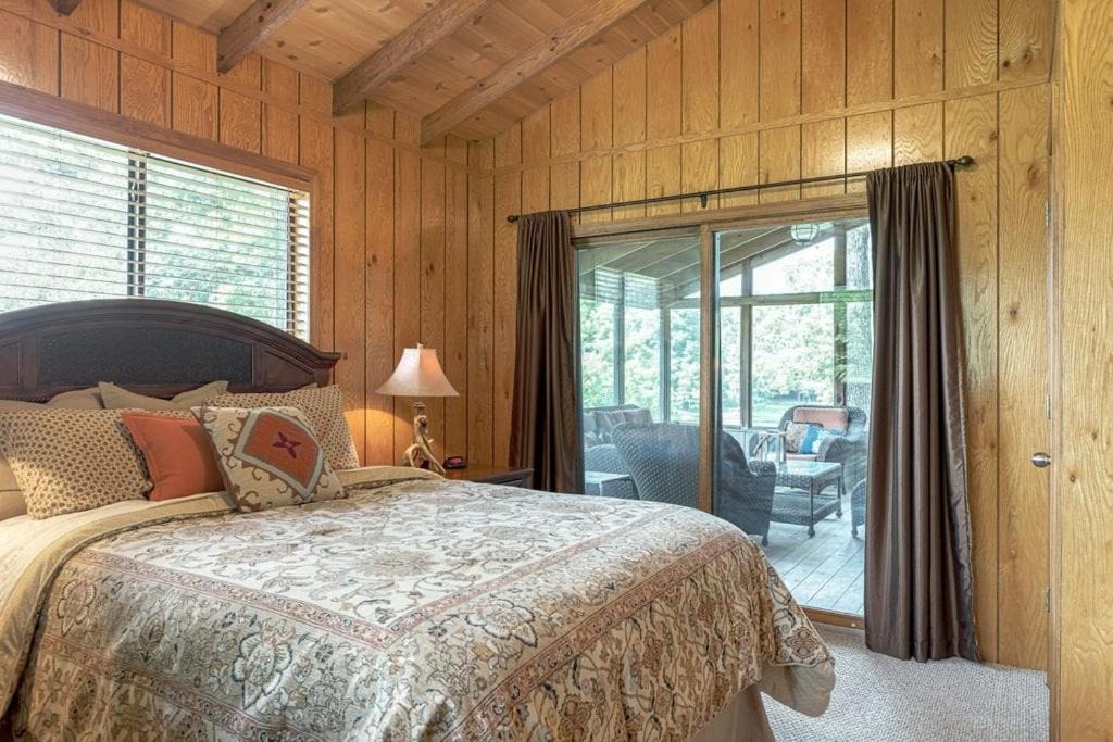 Photo of Bedroom in Innsbrook