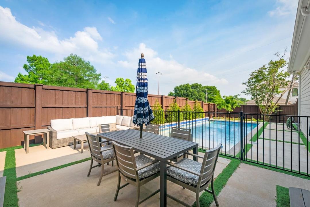 Photo of Patio Balcony in Lower Greenville