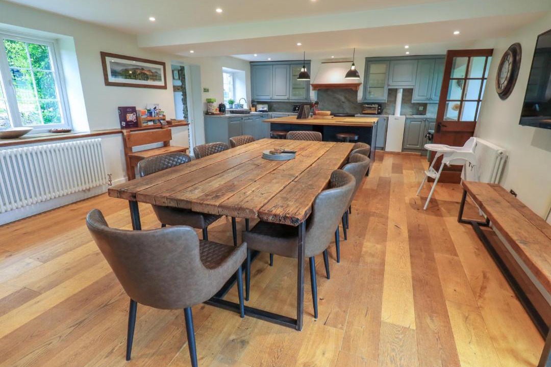 Photo of Livingroom in Scales