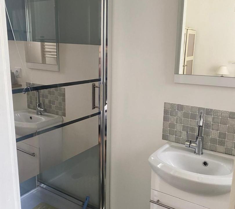 Photo of Bathroom in Luzy