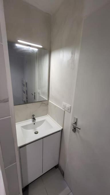 Photo of Bathroom in Castelnau-d'Estretefonds