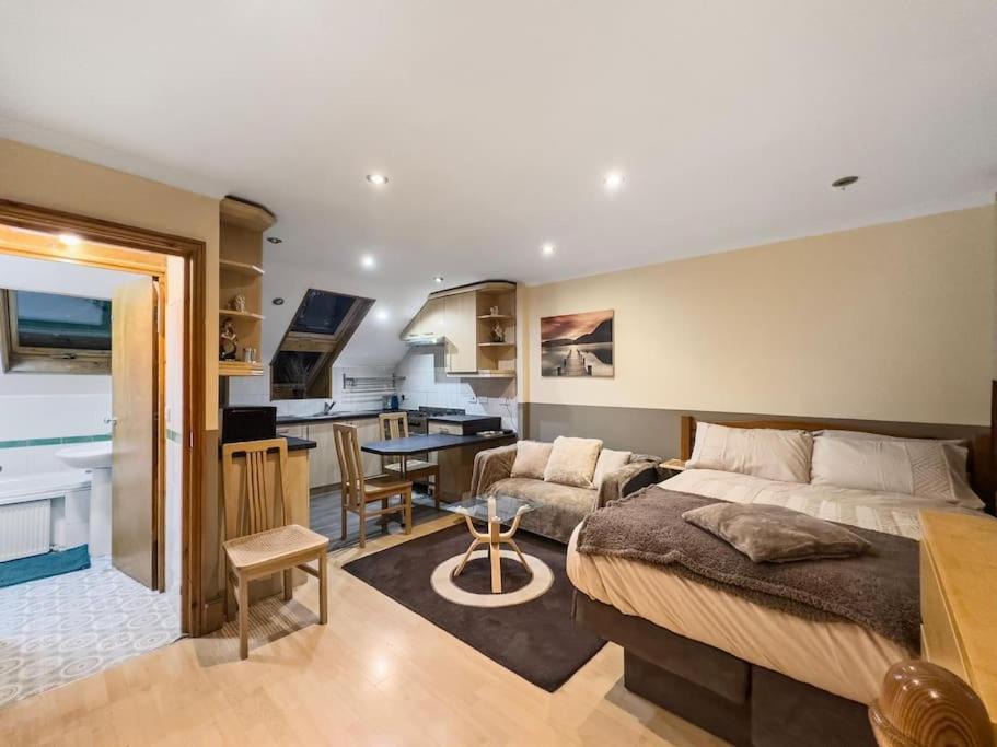 Photo of Livingroom in South Harrow