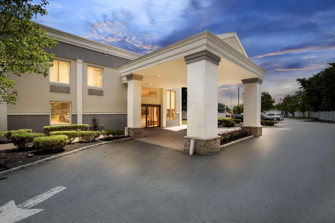 Photo of Others in Edison