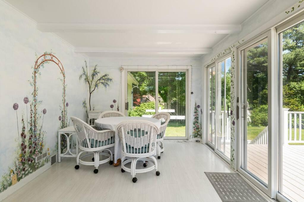 Photo of Others in Lee