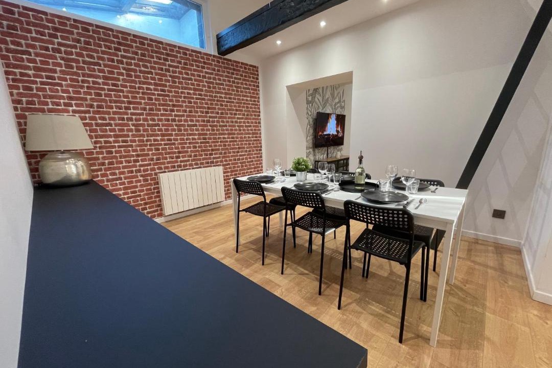 Photo of Livingroom in Lens