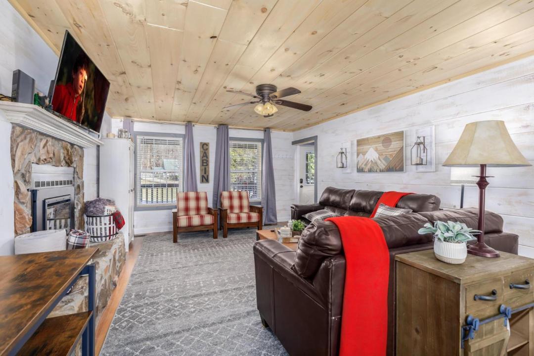 Photo of Livingroom in Cosby