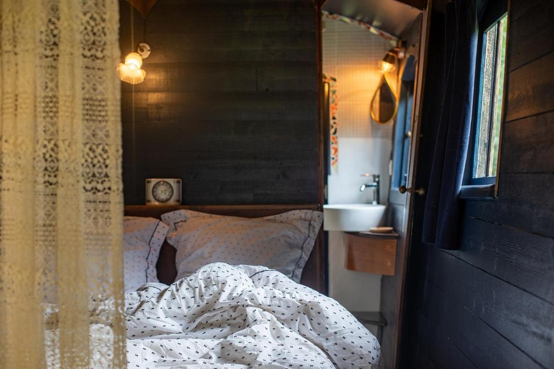 Photo of Bedroom in La Madelaine-sous-Montreuil