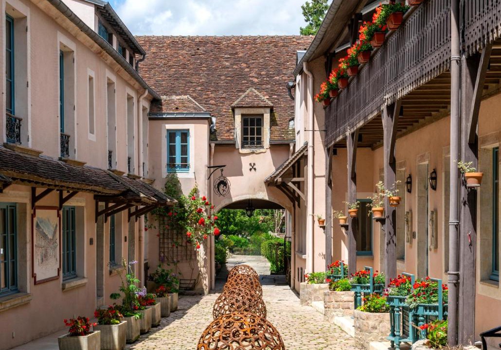 Photo of Others in Avallon