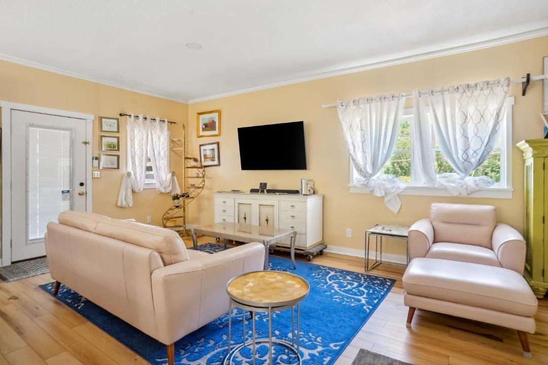 Photo of Livingroom in Morganton