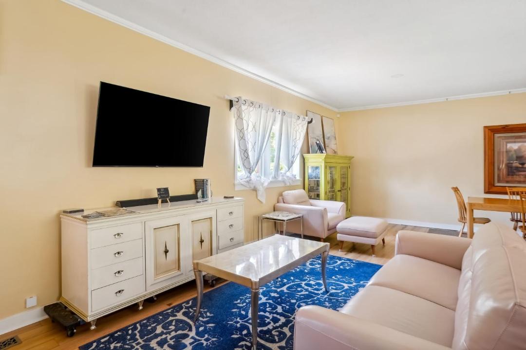Photo of Livingroom in Morganton