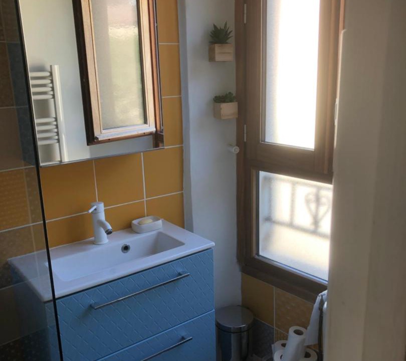 Photo of Bathroom in Puget-Theniers