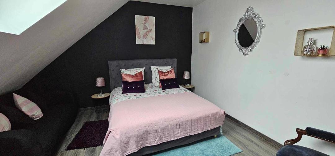 Photo of Bedroom in Monnaie