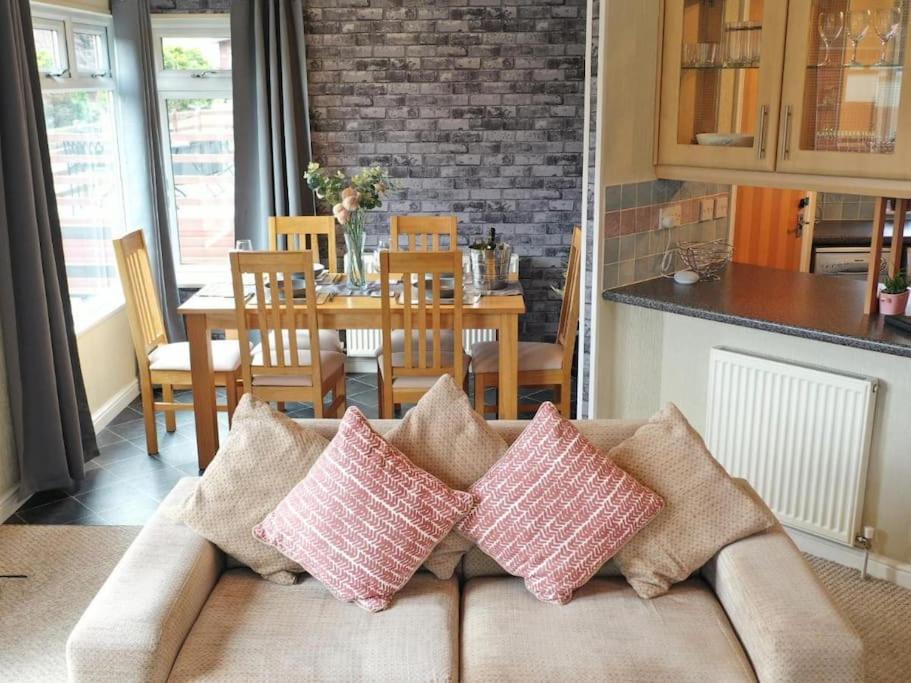 Photo of Livingroom in Tunstall