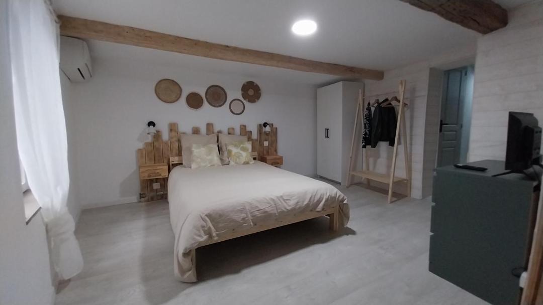 Photo of Bedroom in Fumay