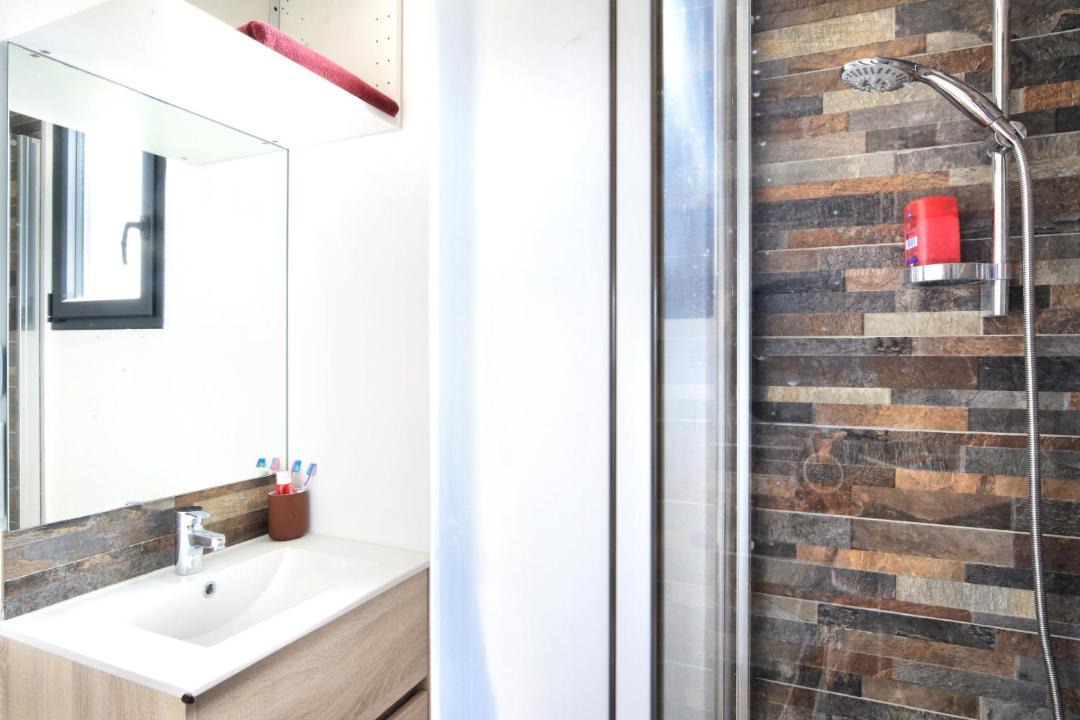 Photo of Bathroom in Les Moitiers-d'Allonne