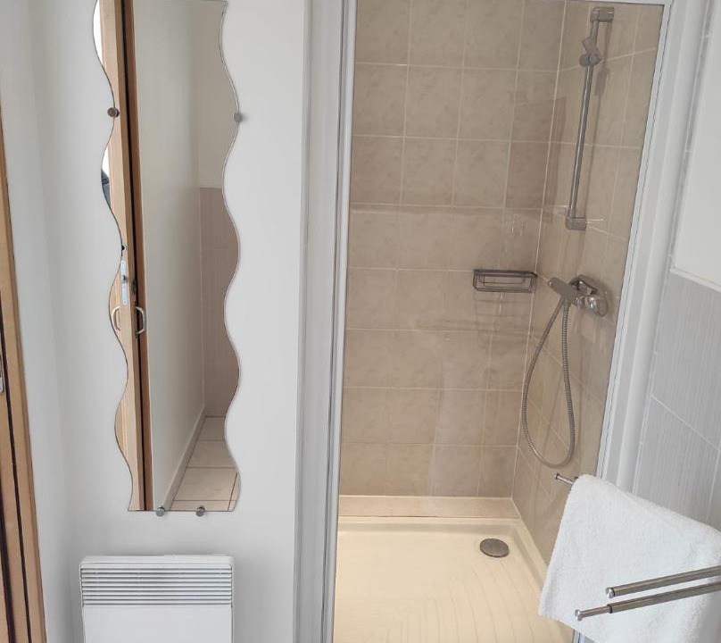 Photo of Others in Mauperthuis