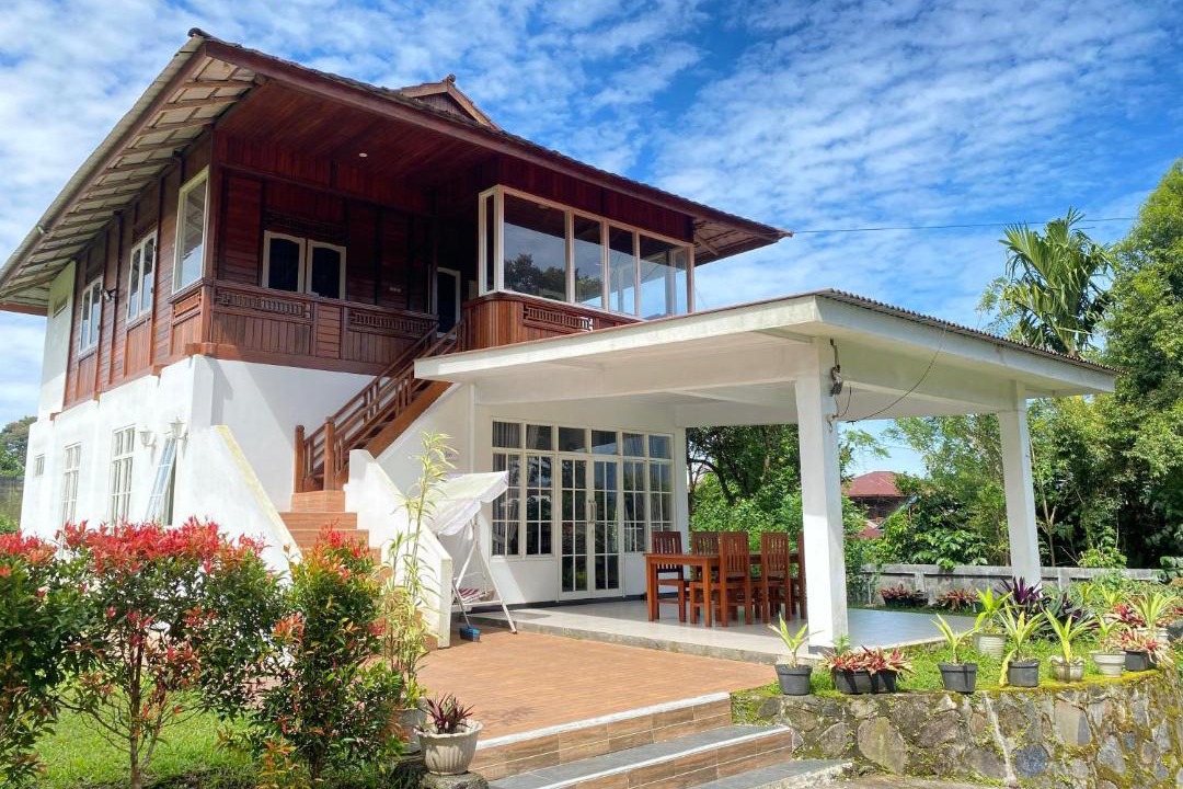 Photo of Buildings in Tomohon