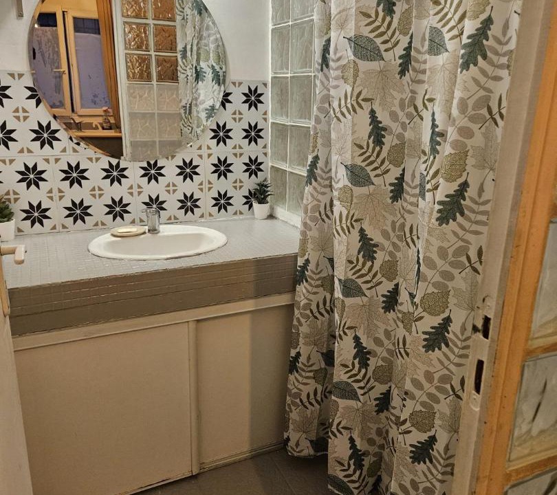 Photo of Bathroom in Saint-Pierre