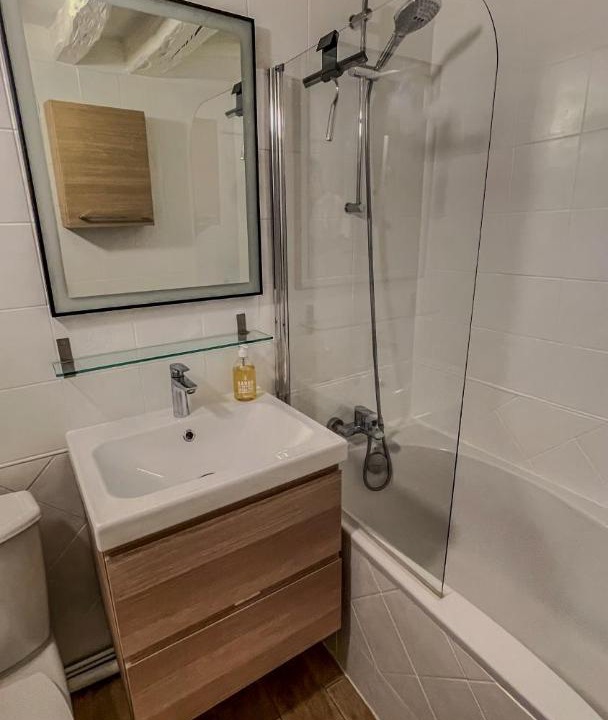 Photo of Bathroom in Buc